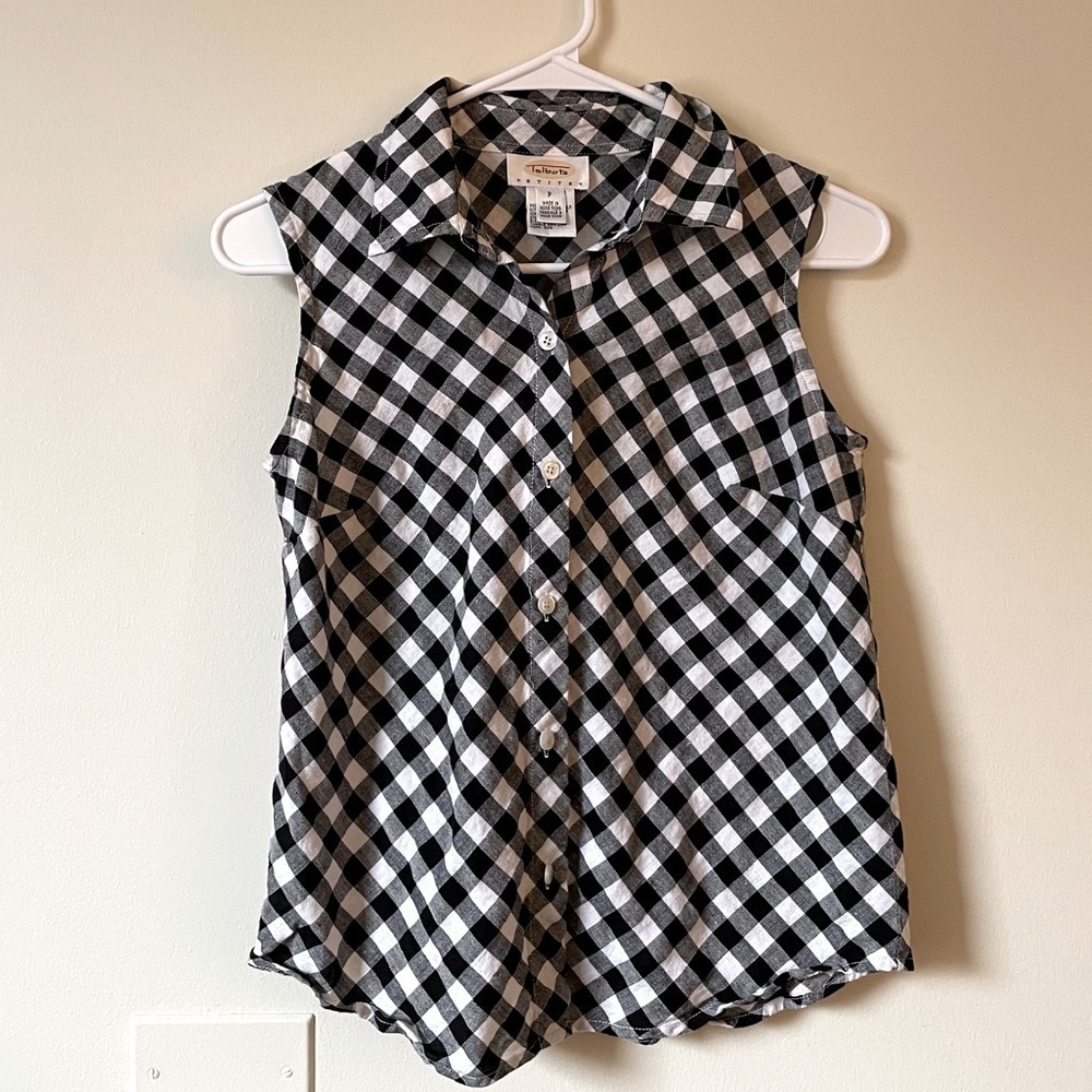 Talbots black and white checkered sleeveless button down summer top